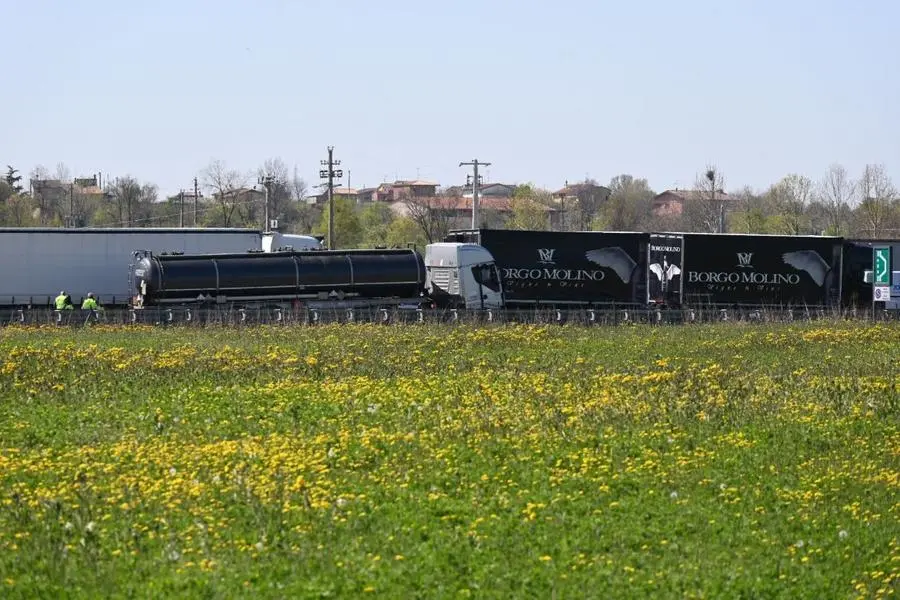 Incidente Tra Due Camion In A4 In Direzione Torino Giornale Di Brescia