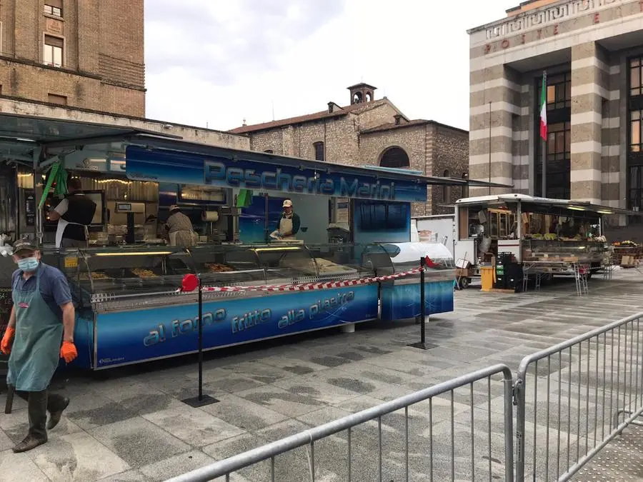 Il Mercato Del Centro Storico Riapre In Piazza Vittoria Giornale Di