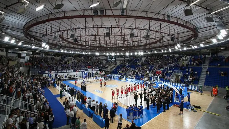 L'inaugurazione del Palazzetto con il Trofeo Roberto Ferrari © www.giornaledibrescia.it