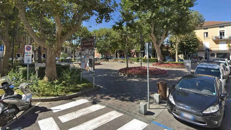 Strisce blu a Desenzano - © www.giornaledibrescia.it