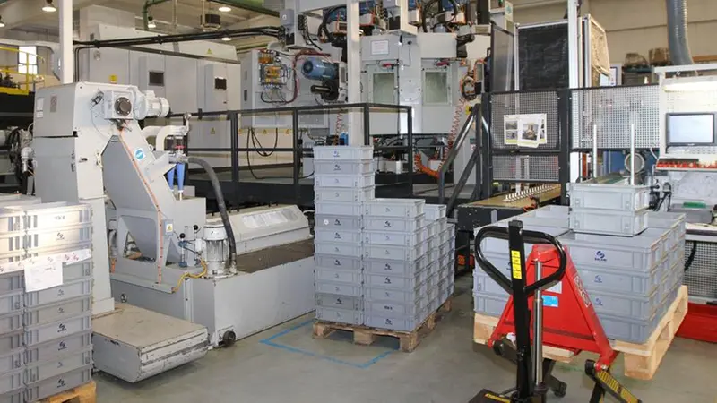 L'interno dell'azienda in una foto d'archivio - Foto © www.giornaledibrescia.it