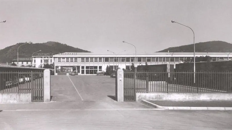 Il piazzale della Palazzoli in una foto d'epoca