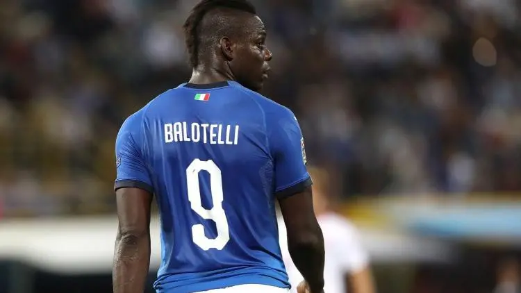 Mario Balotelli con la maglia della Nazionale - Foto Ansa © www.giornaledibrescia.it