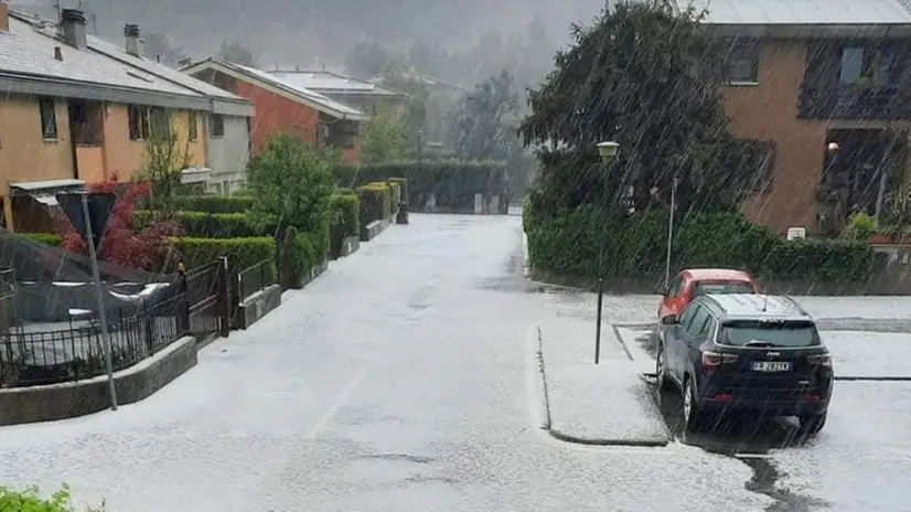 La grandine a Rezzato © www.giornaledibrescia.it