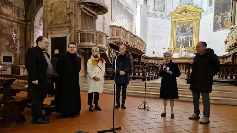 L'inaugurazione della mostra in Duomo - © www.giornaledibrescia.it