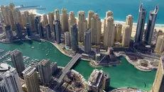 Una veduta aerea dello skyline di Dubai, negli Emirati Arabi - Foto © www.giornaledibrescia.it