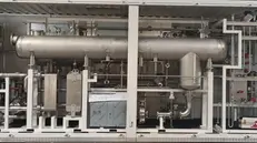L’elettrolizzatore (in questo caso dell’azienda H2 Energy) permette di scindere la molecola di acqua in ossigeno e idrogeno - © www.giornaledibrescia.it