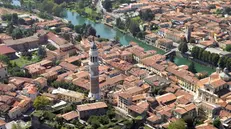 Una veduta aerea del centro storico di Palazzolo - © www.giornaledibrescia.it