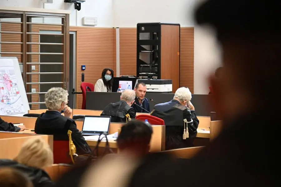 Oscar Maggi durante un'udienza del processo di primo grado per l'omicidio di Mario Bozzoli (2021) - Foto Gabriele Strada /Neg © www.giornaledibrescia.it