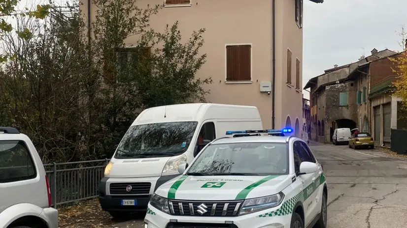 Una pattuglia della polizia Locale della Valle Sabbia - © www.giornaledibrescia.it