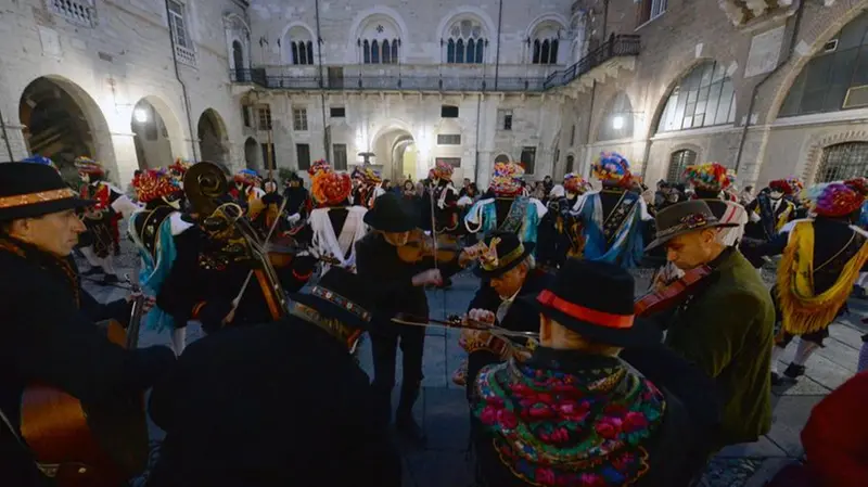 Balarì e Mascher nel cuore di Brescia per Capitale della cultura