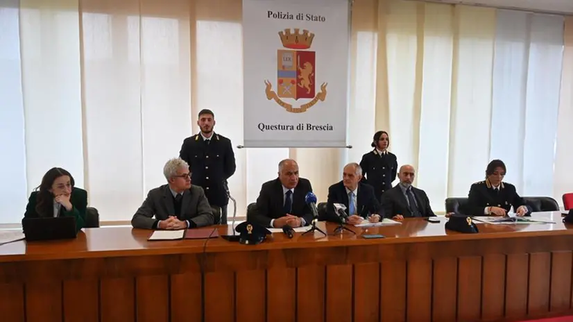 La conferenza stampa in Questura a Brescia