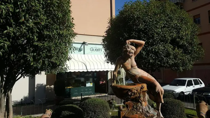 Gli esterni della forneria Guerini nel quartiere di Casazza - Foto tratta da Fb