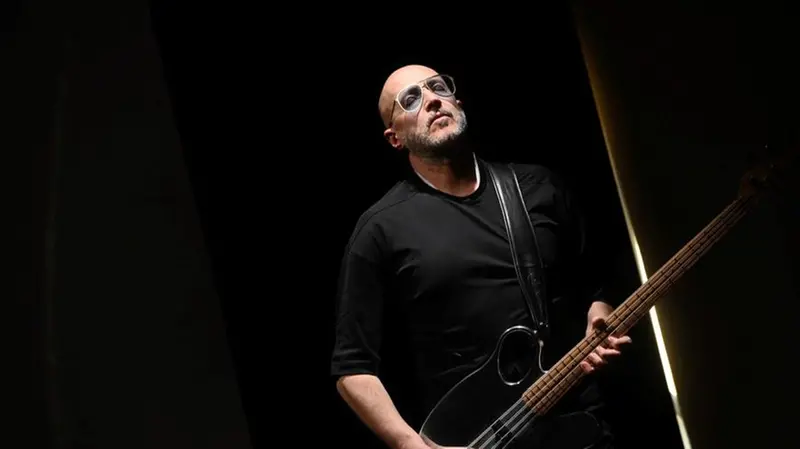 Il bassista Saturnino - Foto New Reporter Favretto © www.giornaledibrescia.it