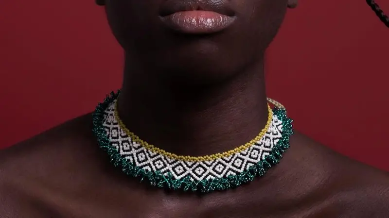 Una collana ispirata alla tradizione keniana