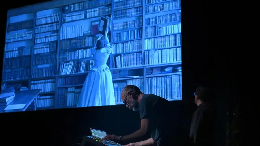 Spettacolo al teatro Sociale per il Festival Duende