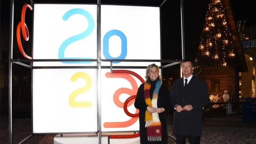 Laura Castelletti e Giorgio Gori con il logo di BgBs2023 (foto d'archivio)