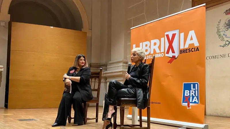 Malika Ayane sul palco del San Barnaba, in dialogo con Maddalena Damini