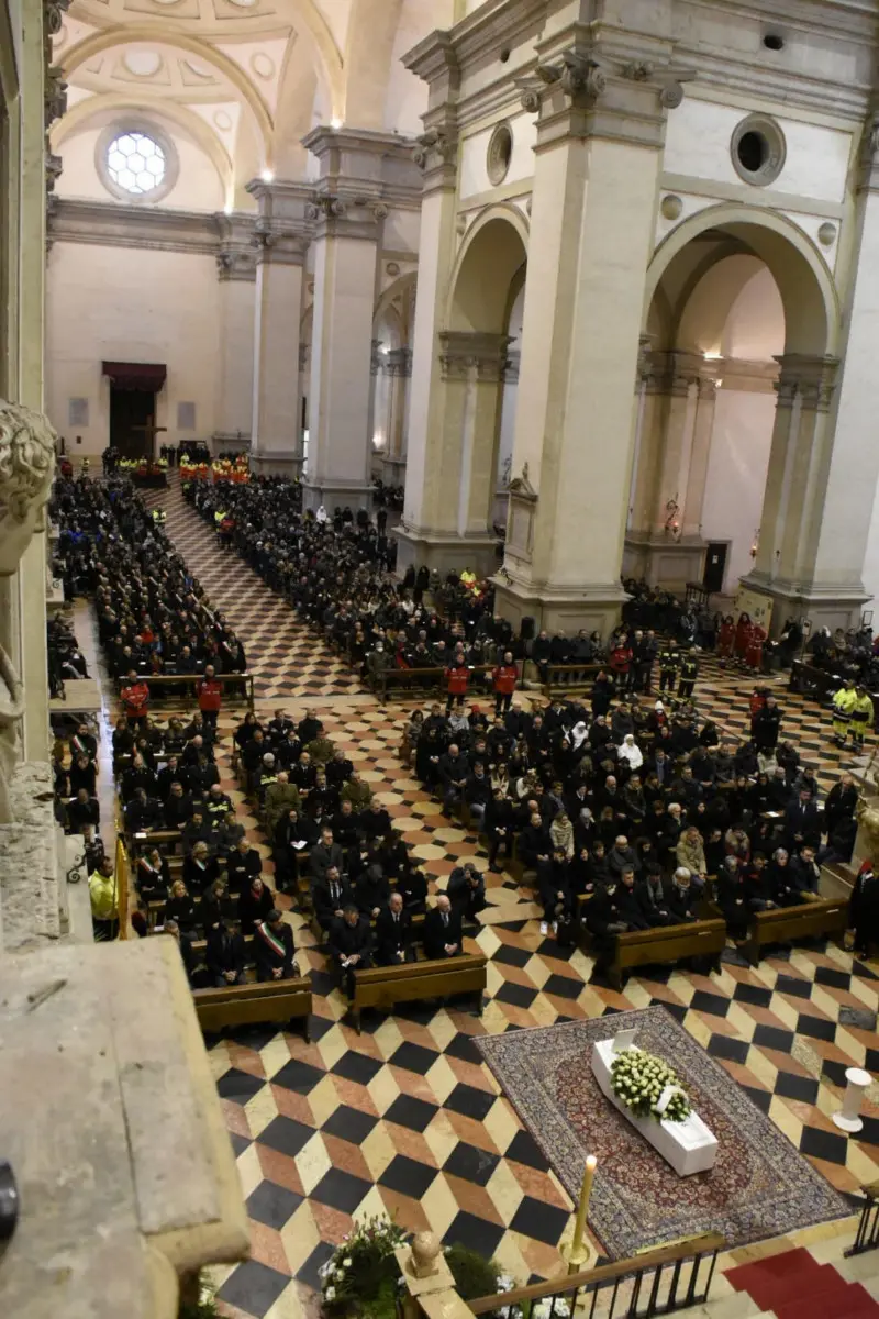 I funerali di Giulia Cecchettin nell'abbazia di Santa Giustina a Padova