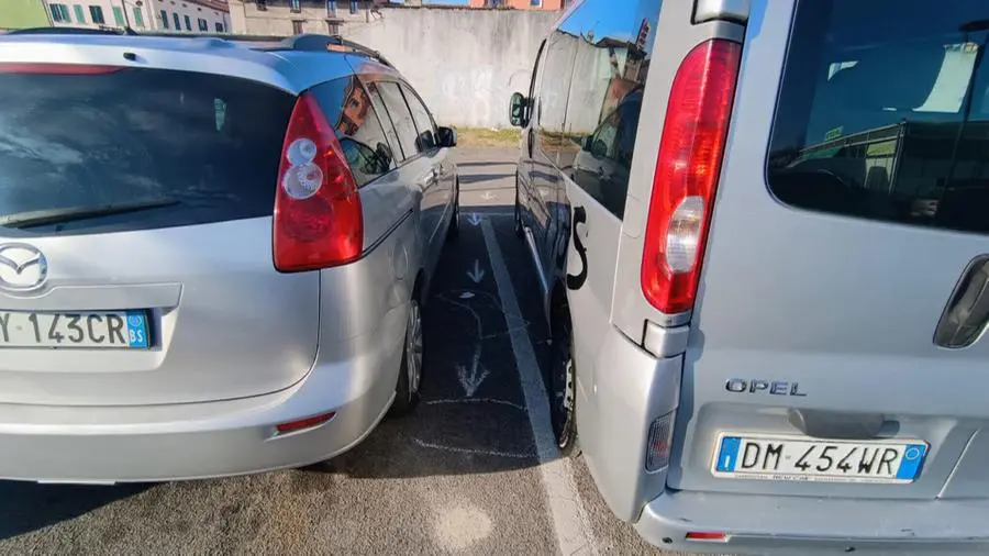 Il parcheggio di via Milano in cui è avvenuto l'omicidio