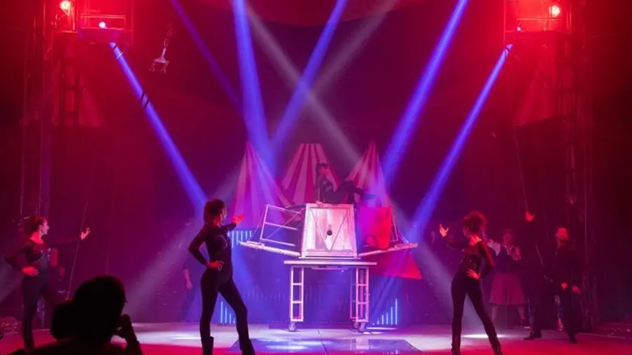 Lo spettacolo dell'Acqua Gravity Circus