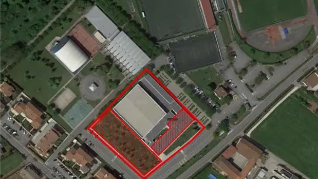 I campi da padel sorgeranno dietro il palazzetto polivalente - © www.giornaledibrescia.it