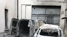 I due veicoli in fiamme a Gambara - © www.giornaledibrescia.it