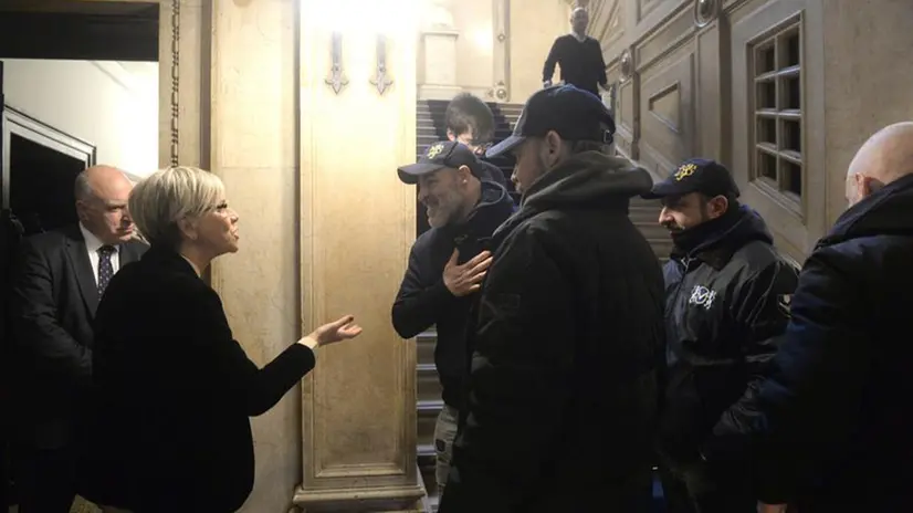 Gli ultras in Loggia il giorno del Consiglio comunale