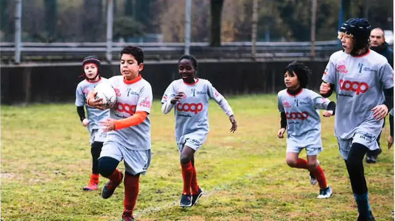 Gaber Abohendia corre verso la meta