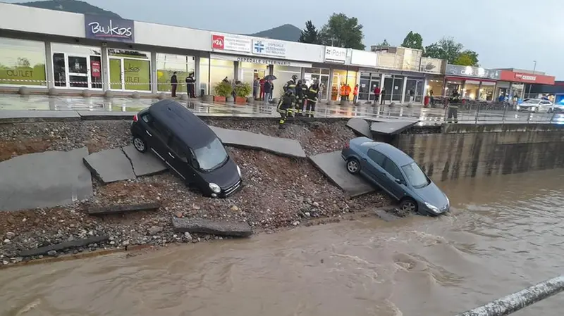 Lo smottamento sul Naviglio a Rezzato - © www.giornaledibrescia.it