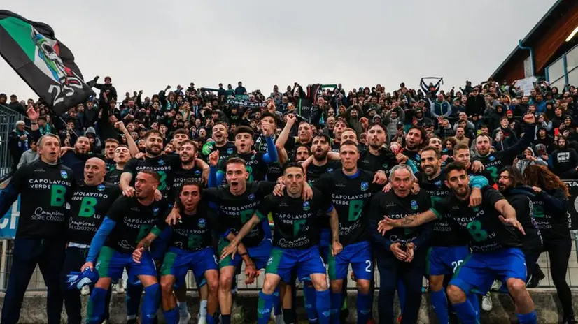 La FeralpiSalò festeggia la promozione in serie B
