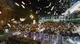 Piazza Loggia gremita di persone per la festa di Capodanno