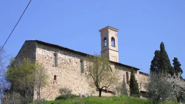 Sulle pendici del monte c'è la chiesa di Santa Maria in Castello - © www.giornaledibrescia.it