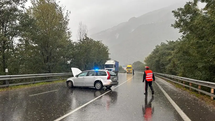 Scontro frontale sulla statale 42 a Darfo: strada chiusa e code ...