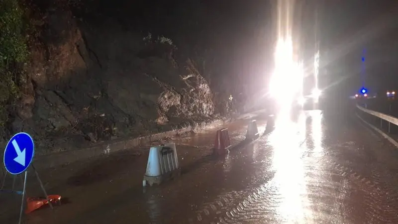 Riaperta con senso unico alternato la Sp 84 a Cevo - Foto Provincia di Brescia