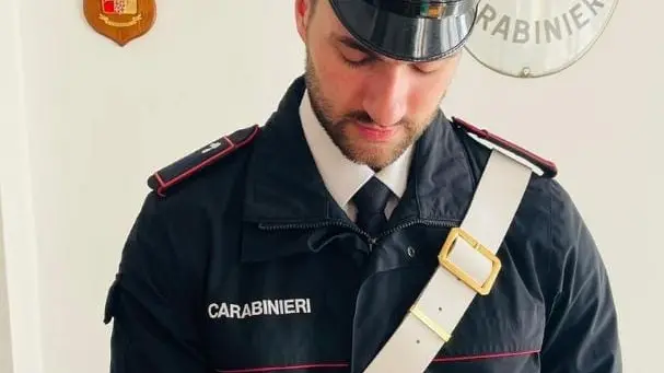 Il taglierino usato per la rapina, sequestrato dai carabinieri