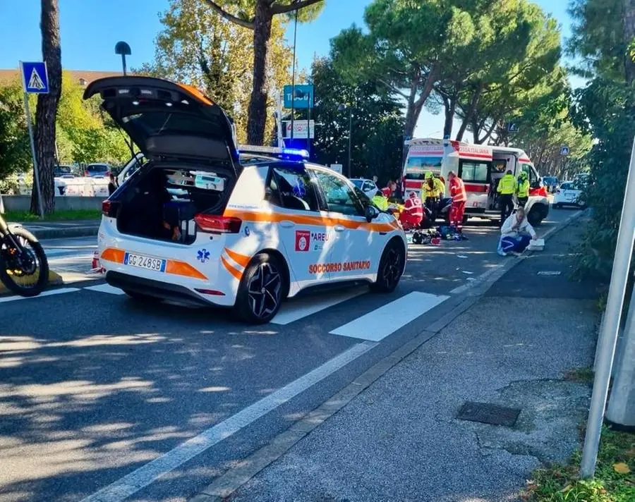 Le immagini dell'incidente in viale Marconi a Desenzano