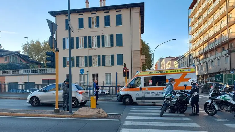 L'incidente sul cavalcavia Kennedy a Brescia