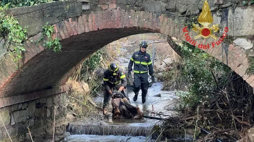 Vigili del fuoco bresciani al lavoro in Toscana