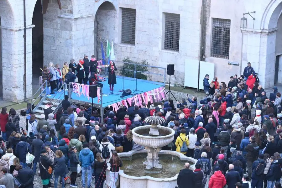 25 novembre, la manifestazione in Broletto