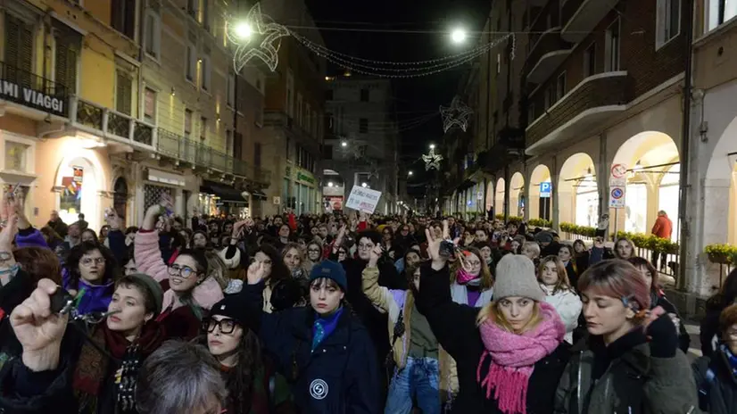 La manifestazione a Brescia per il femminicidio di Giulia Cecchettin - © www.giornaledibrescia.it