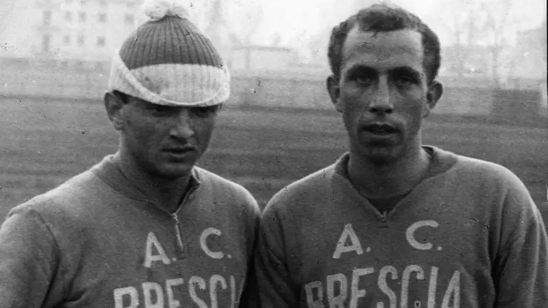 Due giovanissime promesse biancazzurre: Ottavio Bianchi (a destra) ed Egidio Salvi © www.giornaledibrescia.it