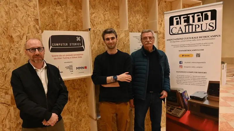 Alcuni degli associati a RetroCampus, associazione bresciana di archeologi dell'informatica - Foto New Reporter Favretto © www.giornaledibrescia.it