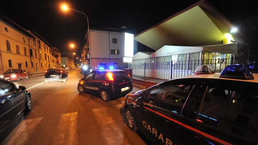 I Carabinieri in azione di notte (foto d'archivio) - © www.giornaledibrescia.it