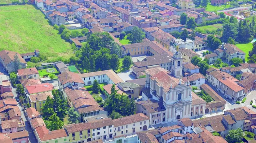 Il progetto prevede la creazione di nuovi parcheggi, una rotonda, piste ciclabili e marciapiedi - © www.giornaledibrescia.it