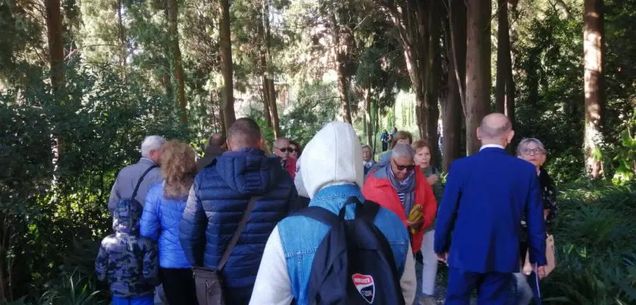 Più di mille persone in coda per la visita a Villa Feltrinelli a Gargnano