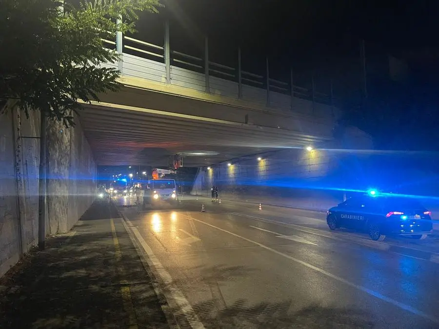 Dal ponte sono caduti alcuni calcinacci stasera