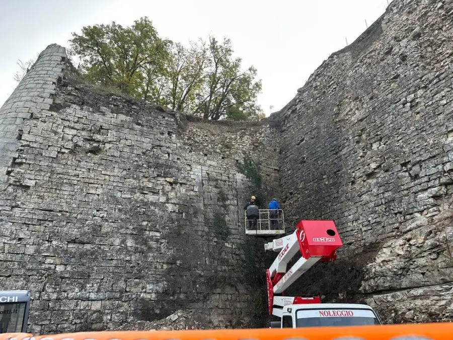 I lavori al muro nord del Castello