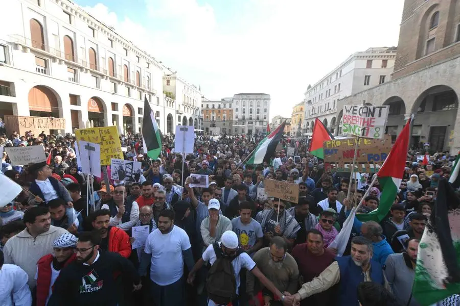 La manifestazione pro-Palestina in centro città