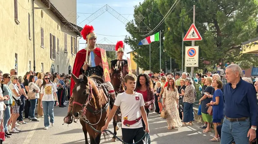 Tantissime le persone che hanno preso parte alla processione
